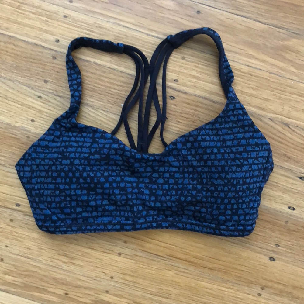 Lululemon sports bra
